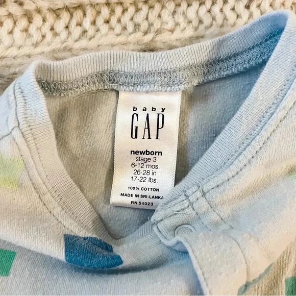GAP Baby 6-12 months romper​ - Picture 4 of 4